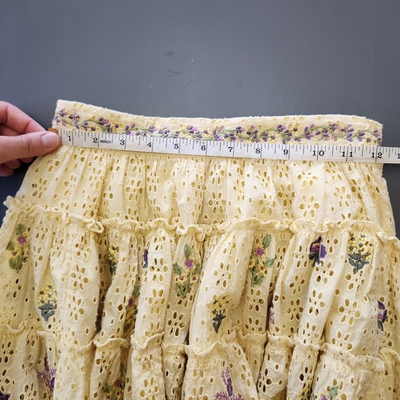 NWT Hemant & Nandita Floral Embroidered Mara Mini Skirt Butter Yellow Size Small - Picture 7 of 12